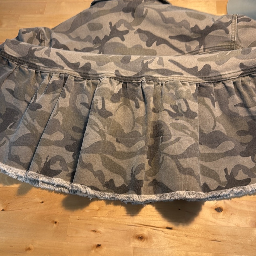 Coco & Carmen Camo Jacket S/M Peplum with Raw Edge Stretch - Picture 10 of 12